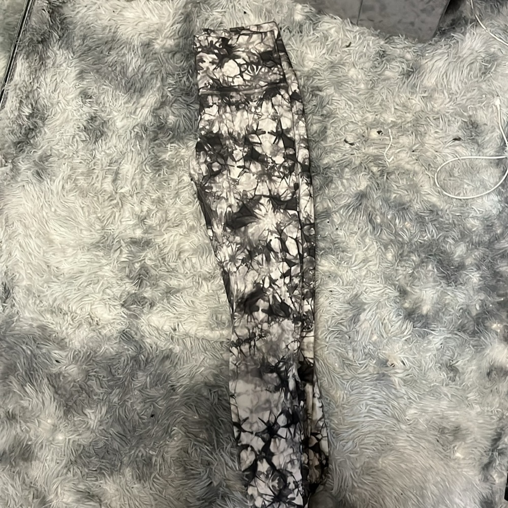 lululemon leggings size 6